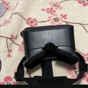 Cynoculars virtual reality headset